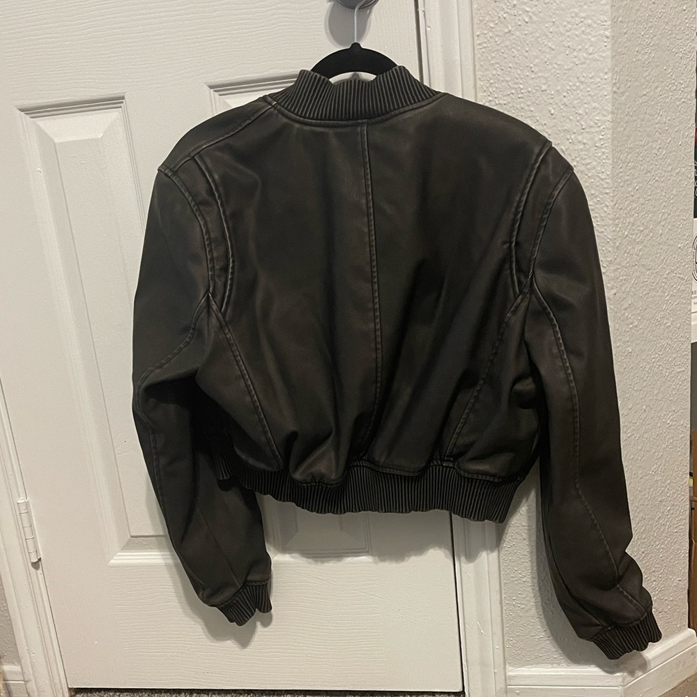 Blanknyc faux leather crop Black On Track Bomber Jacket - Picture 4 of 5